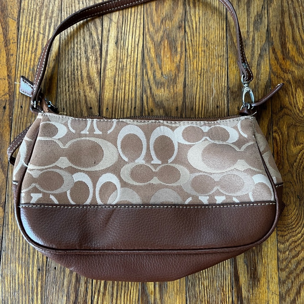 Coach Handbag - Picture 2 of 2